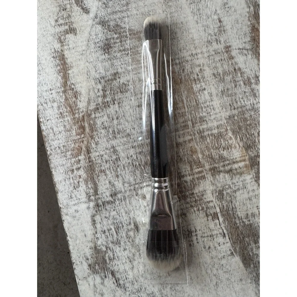 Mally Double‎ Ended Eyeshadow Brush – NIB | Soft Blurring